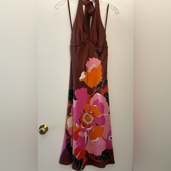 Banana Republic Dresses & Skirts - Banana Republic Silk Halter Midi Dress - XS